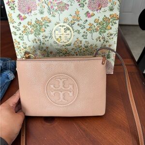 Tory Burch Tan Crossbody Bag with Elegant Design